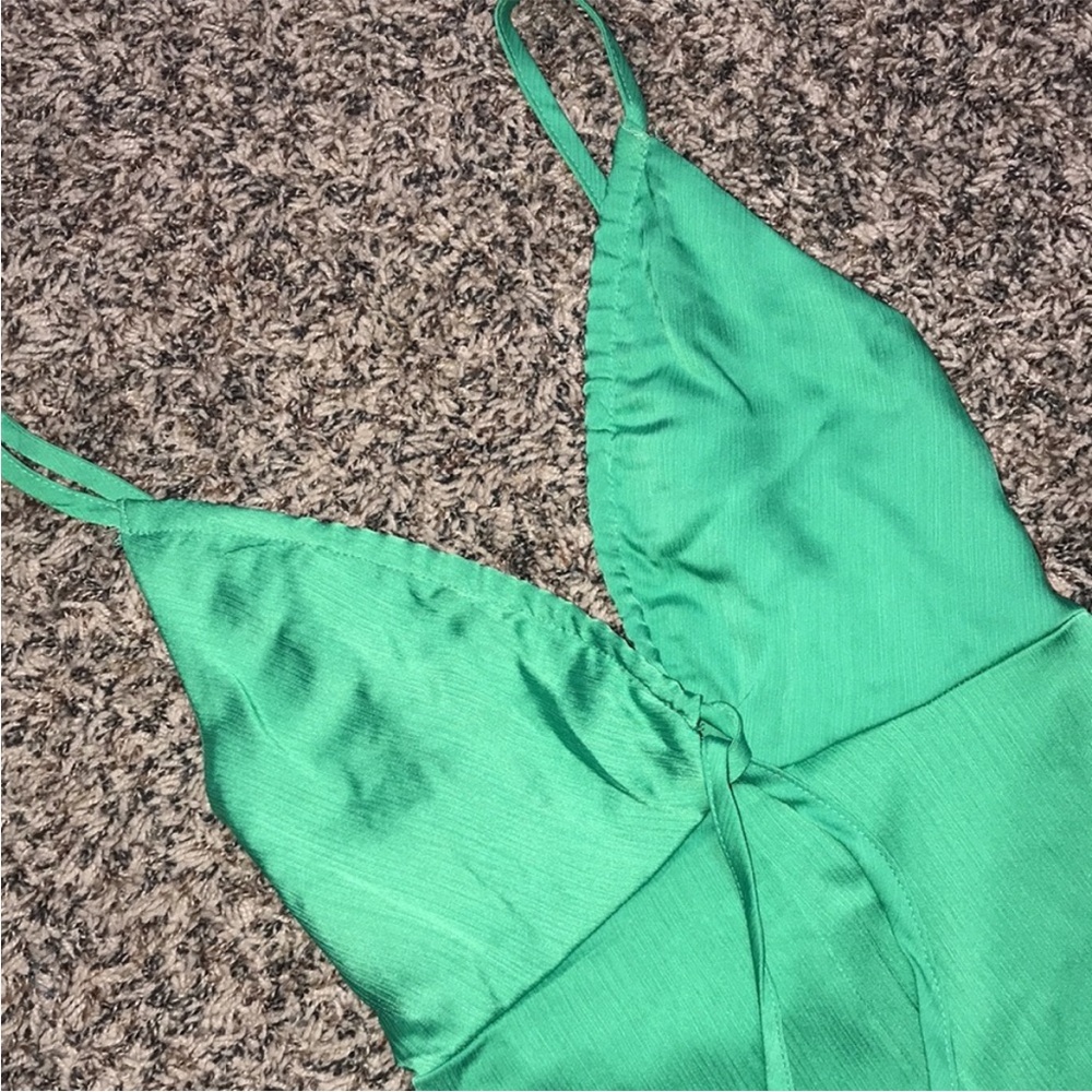 ๐ Wild Fable Y2K Vintage Vibe Satin Wide Leg Vibrant Green Jumpsuit Var Size NWT - Picture 4 of 10